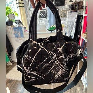 Vee Collective VEE Black and White puffer Tote